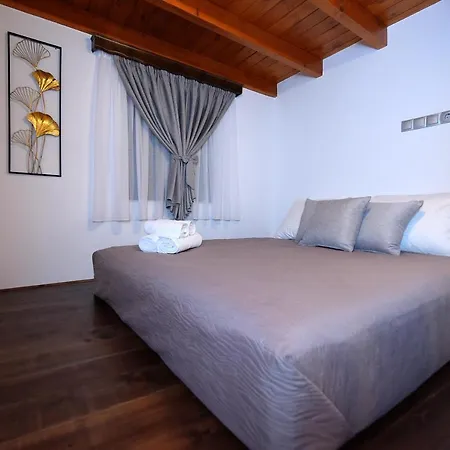 Paraskevi Luxury Casa de Férias